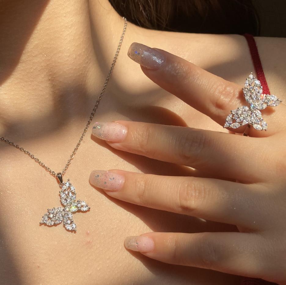 European Ins shiny rhinestone butterfly jewelry Set 18K Designer Super Fairy Bright Pendant women gorgeous earring necklace
